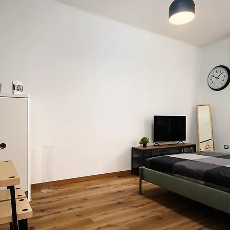 Apartment Sebino 17 - Monolocale Cool Milan